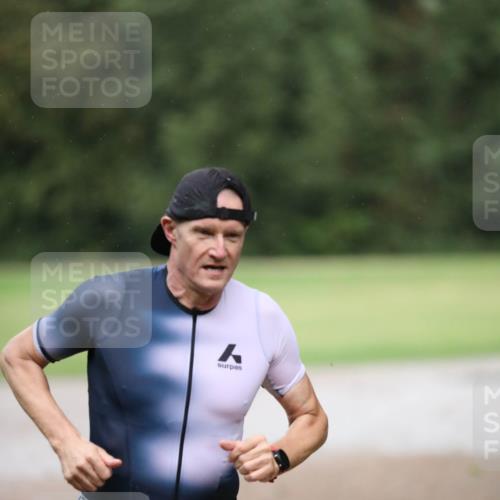 30.08.2026 - Elbe Triathlon Hamburg Antke Förster http://msf.ph/oto/10110022 30.08.2026 16:20:17 Laufen 1624 meine-sportfotos.de