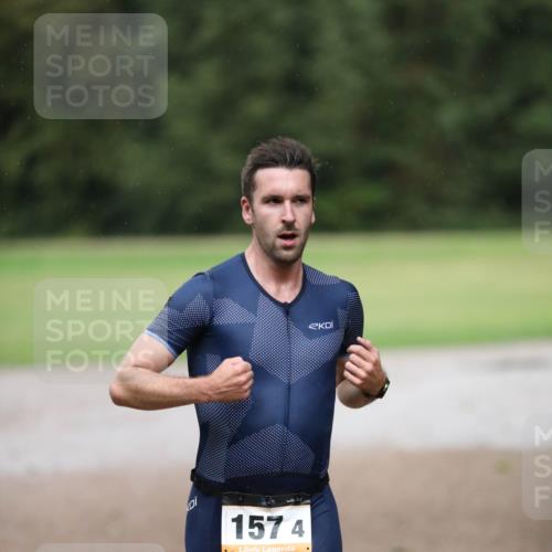 30.08.2026 - Elbe Triathlon Hamburg Antke Förster http://msf.ph/oto/10110027 30.08.2026 16:20:25 Laufen 157, 4 meine-sportfotos.de