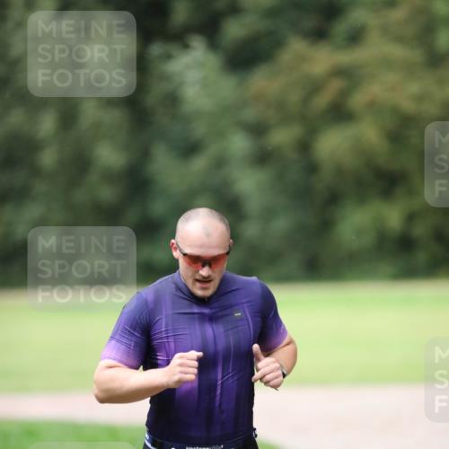 30.08.2026 - Elbe Triathlon Hamburg Antke Förster http://msf.ph/oto/10110057 30.08.2026 16:22:47 Laufen 28, 4 meine-sportfotos.de