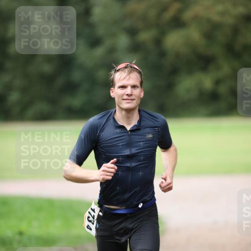 30.08.2026 - Elbe Triathlon Hamburg Antke Förster http://msf.ph/oto/10110061 30.08.2026 16:23:04 Laufen 1734 meine-sportfotos.de