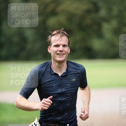 30.08.2026 - Elbe Triathlon Hamburg Antke Förster http://msf.ph/oto/10110062 30.08.2026 16:23:05 Laufen 1734 meine-sportfotos.de