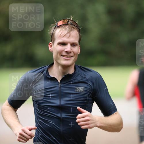30.08.2026 - Elbe Triathlon Hamburg Antke Förster http://msf.ph/oto/10110063 30.08.2026 16:23:05 Laufen 1734 meine-sportfotos.de