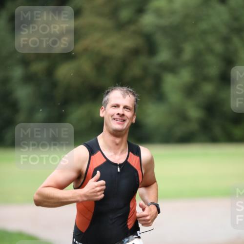 30.08.2026 - Elbe Triathlon Hamburg Antke Förster http://msf.ph/oto/10110074 30.08.2026 16:23:39 Laufen 161 meine-sportfotos.de