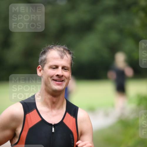 30.08.2026 - Elbe Triathlon Hamburg Antke Förster http://msf.ph/oto/10110076 30.08.2026 16:23:40 Laufen 161 meine-sportfotos.de