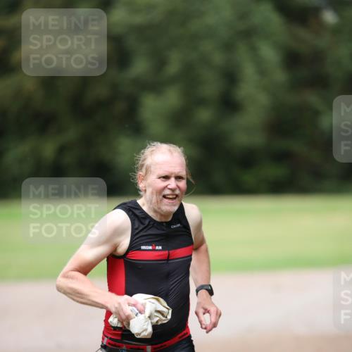 30.08.2026 - Elbe Triathlon Hamburg Antke Förster http://msf.ph/oto/10110081 30.08.2026 16:24:23 Laufen 1764 meine-sportfotos.de