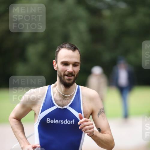 30.08.2026 - Elbe Triathlon Hamburg Antke Förster http://msf.ph/oto/10110089 30.08.2026 16:25:37 Laufen 134, 4, 3 meine-sportfotos.de