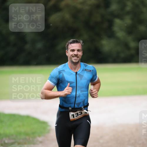 30.08.2026 - Elbe Triathlon Hamburg Antke Förster http://msf.ph/oto/10110109 30.08.2026 16:26:40 Laufen 133, 2 meine-sportfotos.de