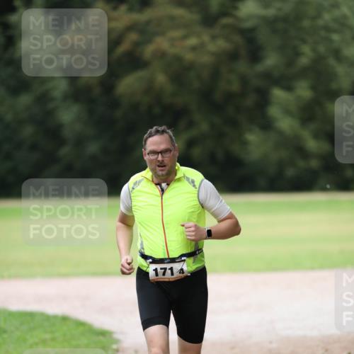 30.08.2026 - Elbe Triathlon Hamburg Antke Förster http://msf.ph/oto/10110133 30.08.2026 16:30:12 Laufen 1714 meine-sportfotos.de