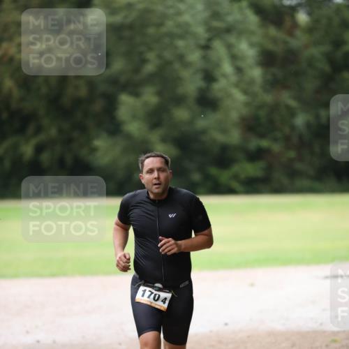 30.08.2026 - Elbe Triathlon Hamburg Antke Förster http://msf.ph/oto/10110137 30.08.2026 16:30:20 Laufen 1704, 1 meine-sportfotos.de