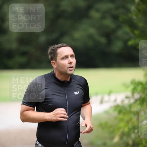 30.08.2026 - Elbe Triathlon Hamburg Antke Förster http://msf.ph/oto/10110140 30.08.2026 16:30:22 Laufen 1704 meine-sportfotos.de