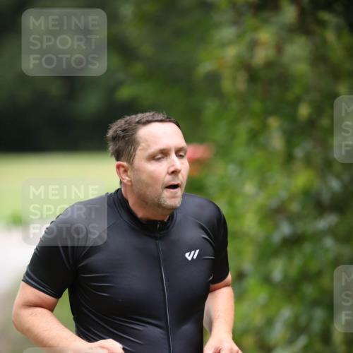 30.08.2026 - Elbe Triathlon Hamburg Antke Förster http://msf.ph/oto/10110141 30.08.2026 16:30:23 Laufen 1704, 1 meine-sportfotos.de