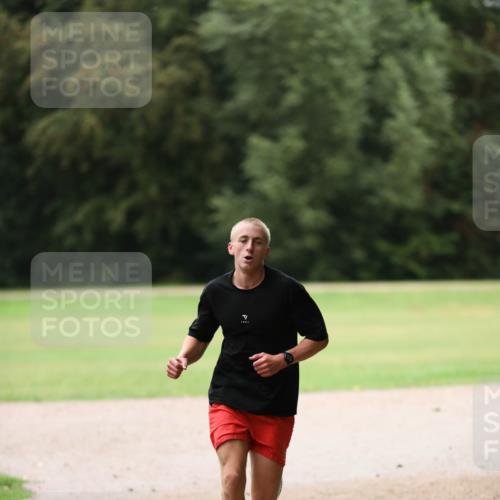 30.08.2026 - Elbe Triathlon Hamburg Antke Förster http://msf.ph/oto/10110169 30.08.2026 16:39:23 Laufen  meine-sportfotos.de