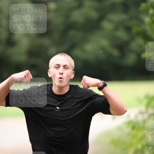 30.08.2026 - Elbe Triathlon Hamburg Antke Förster http://msf.ph/oto/10110173 30.08.2026 16:39:25 Laufen 1002, 5 meine-sportfotos.de
