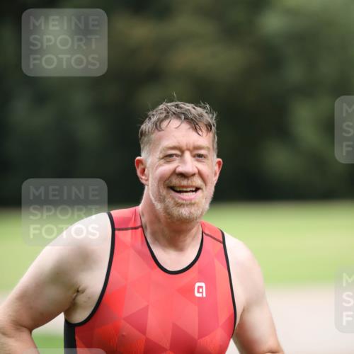 30.08.2026 - Elbe Triathlon Hamburg Antke Förster http://msf.ph/oto/10110180 30.08.2026 16:40:27 Laufen 7554 meine-sportfotos.de