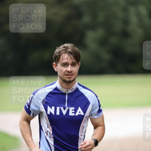30.08.2026 - Elbe Triathlon Hamburg Antke Förster http://msf.ph/oto/10110191 30.08.2026 16:44:51 Laufen 177, 4, 100 meine-sportfotos.de
