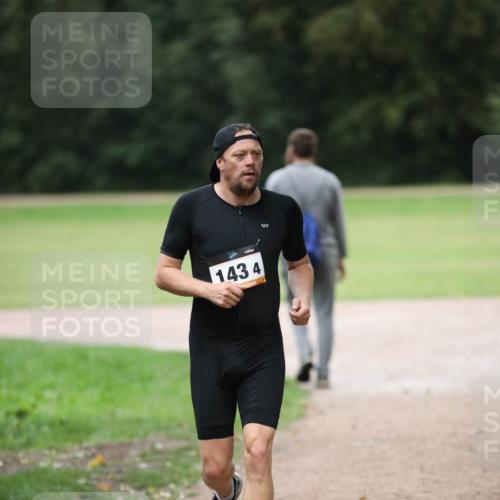 30.08.2026 - Elbe Triathlon Hamburg Antke Förster http://msf.ph/oto/10110195 30.08.2026 16:51:10 Laufen 143, 4 meine-sportfotos.de