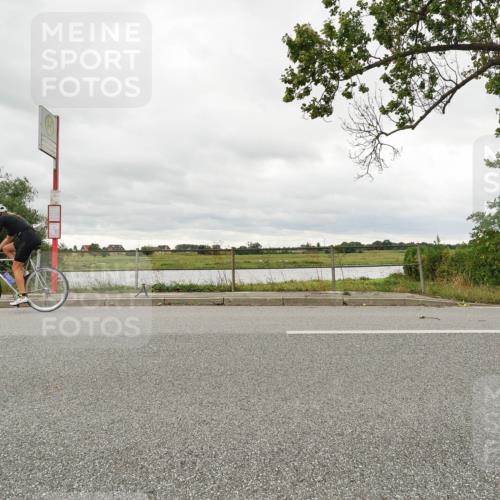 30.08.2026 - Elbe Triathlon Hamburg Michael Burmester http://msf.ph/oto/10110205 30.08.2026 14:07:53 Radfahren  meine-sportfotos.de