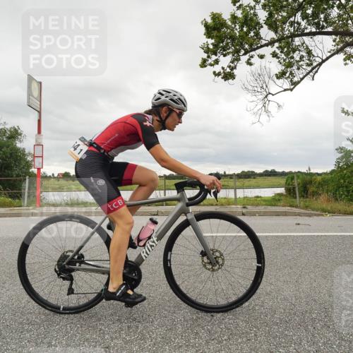 30.08.2026 - Elbe Triathlon Hamburg Michael Burmester http://msf.ph/oto/10110219 30.08.2026 14:09:17 Radfahren 41 meine-sportfotos.de