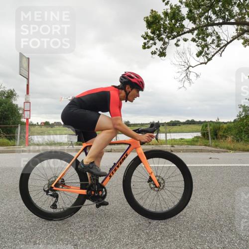 30.08.2026 - Elbe Triathlon Hamburg Michael Burmester http://msf.ph/oto/10110225 30.08.2026 14:09:41 Radfahren  meine-sportfotos.de