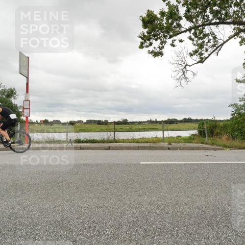 30.08.2026 - Elbe Triathlon Hamburg Michael Burmester http://msf.ph/oto/10110233 30.08.2026 14:10:10 Radfahren  meine-sportfotos.de