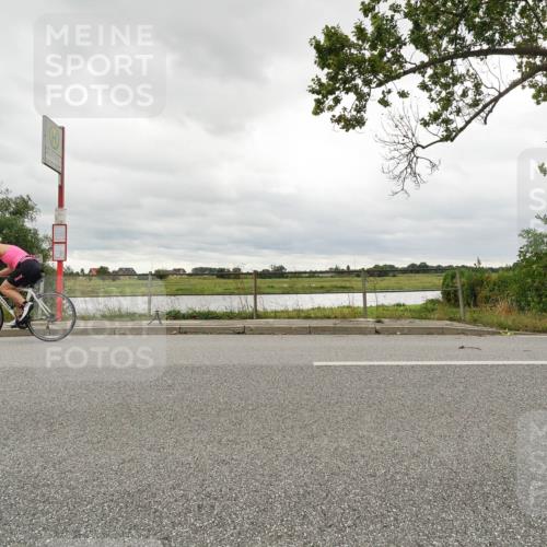 30.08.2026 - Elbe Triathlon Hamburg Michael Burmester http://msf.ph/oto/10110237 30.08.2026 14:10:23 Radfahren  meine-sportfotos.de