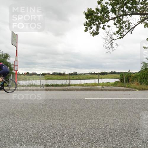 30.08.2026 - Elbe Triathlon Hamburg Michael Burmester http://msf.ph/oto/10110239 30.08.2026 14:10:26 Radfahren  meine-sportfotos.de