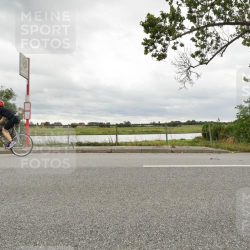 30.08.2026 - Elbe Triathlon Hamburg Michael Burmester http://msf.ph/oto/10110248 30.08.2026 14:10:58 Radfahren  meine-sportfotos.de