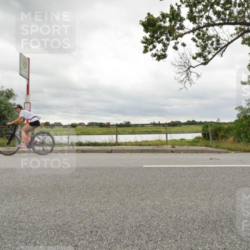 30.08.2026 - Elbe Triathlon Hamburg Michael Burmester http://msf.ph/oto/10110249 30.08.2026 14:10:59 Radfahren  meine-sportfotos.de