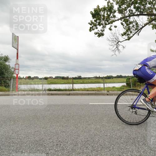 30.08.2026 - Elbe Triathlon Hamburg Michael Burmester http://msf.ph/oto/10110254 30.08.2026 14:11:15 Radfahren  meine-sportfotos.de