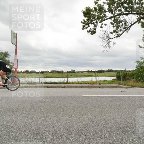 30.08.2026 - Elbe Triathlon Hamburg Michael Burmester http://msf.ph/oto/10110256 30.08.2026 14:11:20 Radfahren  meine-sportfotos.de