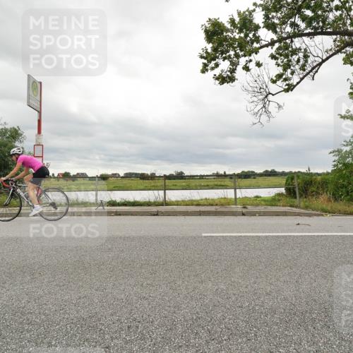 30.08.2026 - Elbe Triathlon Hamburg Michael Burmester http://msf.ph/oto/10110258 30.08.2026 14:11:26 Radfahren  meine-sportfotos.de