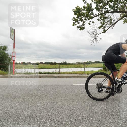 30.08.2026 - Elbe Triathlon Hamburg Michael Burmester http://msf.ph/oto/10110261 30.08.2026 14:11:35 Radfahren  meine-sportfotos.de