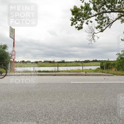 30.08.2026 - Elbe Triathlon Hamburg Michael Burmester http://msf.ph/oto/10110269 30.08.2026 14:12:03 Radfahren  meine-sportfotos.de