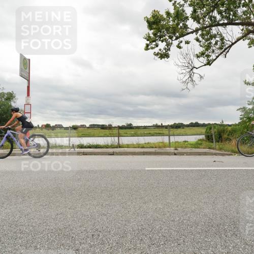 30.08.2026 - Elbe Triathlon Hamburg Michael Burmester http://msf.ph/oto/10110277 30.08.2026 14:12:29 Radfahren  meine-sportfotos.de