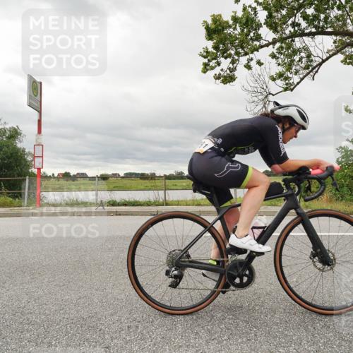 30.08.2026 - Elbe Triathlon Hamburg Michael Burmester http://msf.ph/oto/10110290 30.08.2026 14:13:19 Radfahren  meine-sportfotos.de