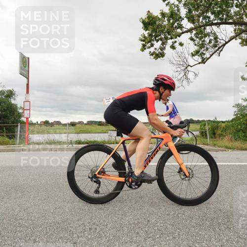 30.08.2026 - Elbe Triathlon Hamburg Michael Burmester http://msf.ph/oto/10110299 30.08.2026 14:14:07 Radfahren  meine-sportfotos.de