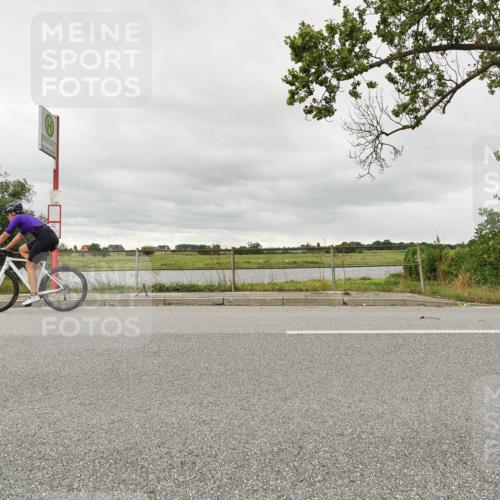 30.08.2026 - Elbe Triathlon Hamburg Michael Burmester http://msf.ph/oto/10110308 30.08.2026 14:14:36 Radfahren  meine-sportfotos.de