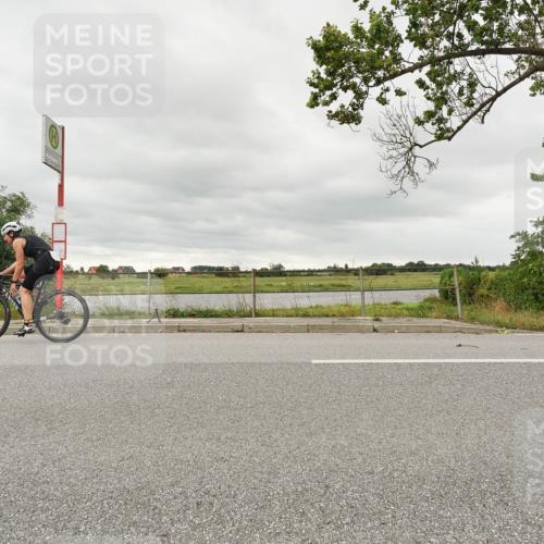 30.08.2026 - Elbe Triathlon Hamburg Michael Burmester http://msf.ph/oto/10110320 30.08.2026 14:15:10 Radfahren  meine-sportfotos.de
