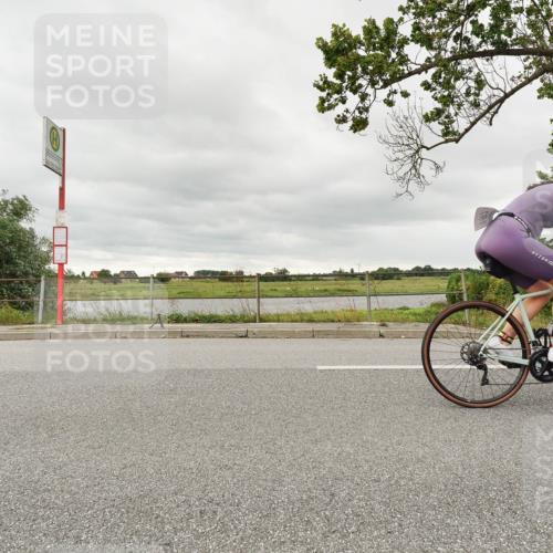 30.08.2026 - Elbe Triathlon Hamburg Michael Burmester http://msf.ph/oto/10110322 30.08.2026 14:15:12 Radfahren  meine-sportfotos.de