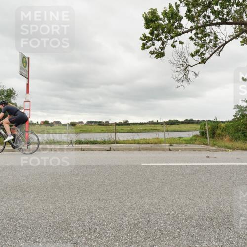 30.08.2026 - Elbe Triathlon Hamburg Michael Burmester http://msf.ph/oto/10110323 30.08.2026 14:15:31 Radfahren  meine-sportfotos.de