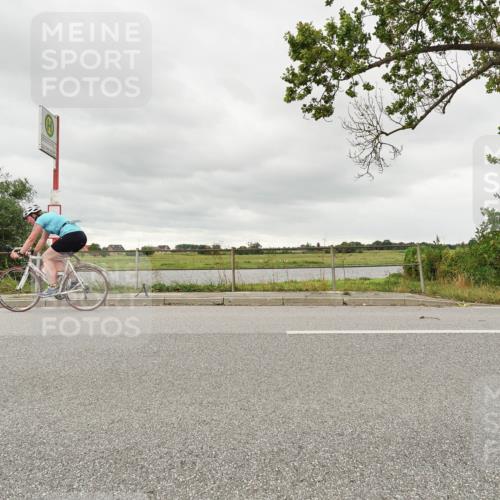 30.08.2026 - Elbe Triathlon Hamburg Michael Burmester http://msf.ph/oto/10110326 30.08.2026 14:15:40 Radfahren  meine-sportfotos.de
