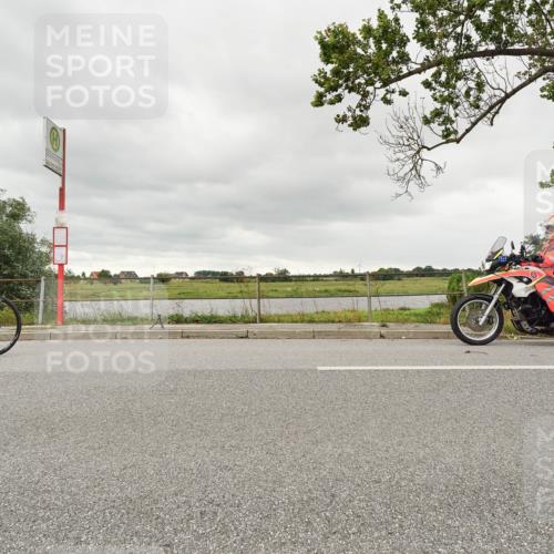 30.08.2026 - Elbe Triathlon Hamburg Michael Burmester http://msf.ph/oto/10110335 30.08.2026 14:16:11 Radfahren 69, 15, 03 meine-sportfotos.de