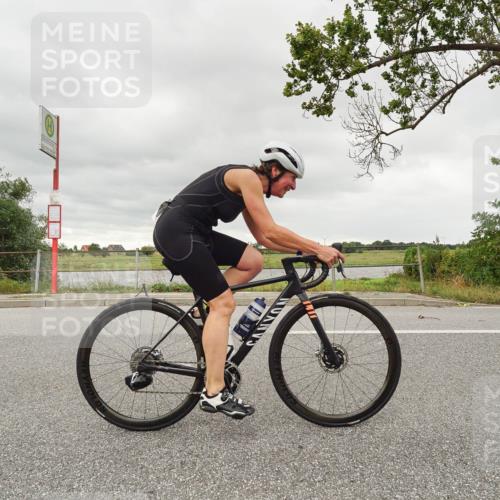 30.08.2026 - Elbe Triathlon Hamburg Michael Burmester http://msf.ph/oto/10110342 30.08.2026 14:16:36 Radfahren  meine-sportfotos.de