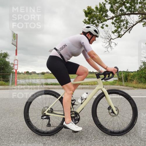 30.08.2026 - Elbe Triathlon Hamburg Michael Burmester http://msf.ph/oto/10110366 30.08.2026 14:18:09 Radfahren  meine-sportfotos.de