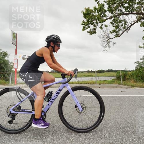 30.08.2026 - Elbe Triathlon Hamburg Michael Burmester http://msf.ph/oto/10110401 30.08.2026 14:20:03 Radfahren  meine-sportfotos.de