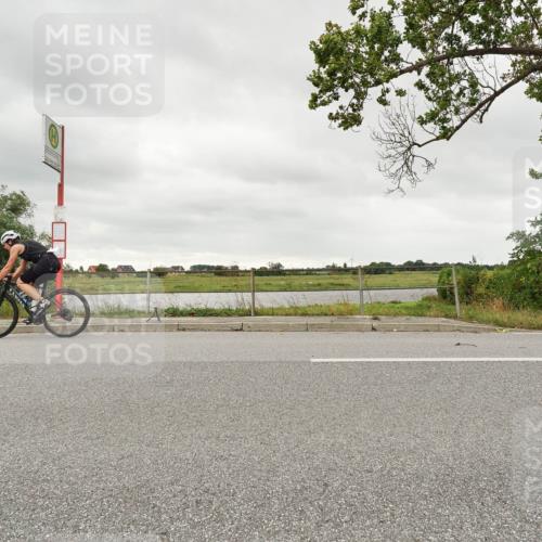 30.08.2026 - Elbe Triathlon Hamburg Michael Burmester http://msf.ph/oto/10110402 30.08.2026 14:20:07 Radfahren  meine-sportfotos.de