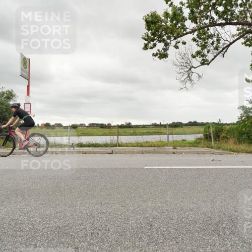 30.08.2026 - Elbe Triathlon Hamburg Michael Burmester http://msf.ph/oto/10110403 30.08.2026 14:20:23 Radfahren  meine-sportfotos.de