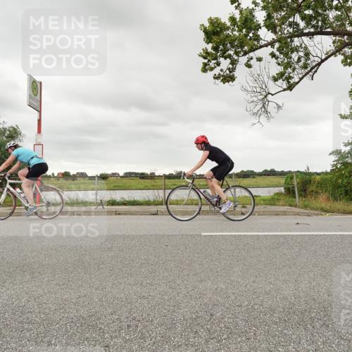 30.08.2026 - Elbe Triathlon Hamburg Michael Burmester http://msf.ph/oto/10110412 30.08.2026 14:21:03 Radfahren  meine-sportfotos.de