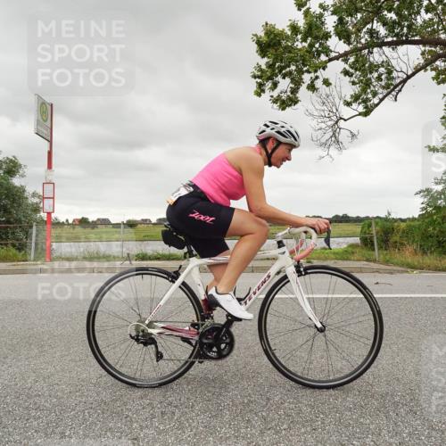 30.08.2026 - Elbe Triathlon Hamburg Michael Burmester http://msf.ph/oto/10110429 30.08.2026 14:22:11 Radfahren 7001 meine-sportfotos.de