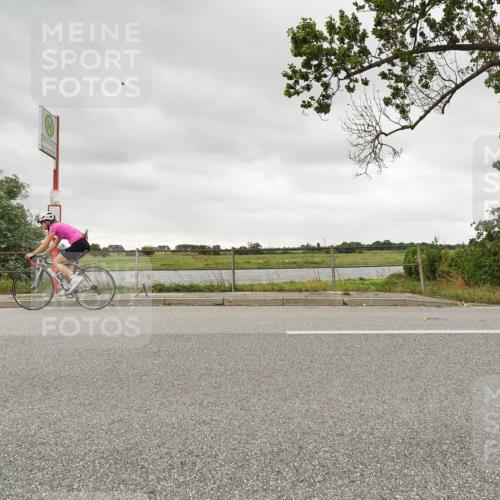 30.08.2026 - Elbe Triathlon Hamburg Michael Burmester http://msf.ph/oto/10110436 30.08.2026 14:22:33 Radfahren  meine-sportfotos.de